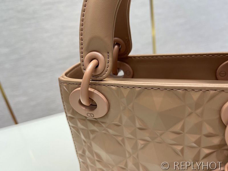 디올 Lady Dior 미니 백 / 핑크 다이아몬드퀄링 [매장가750만원대]