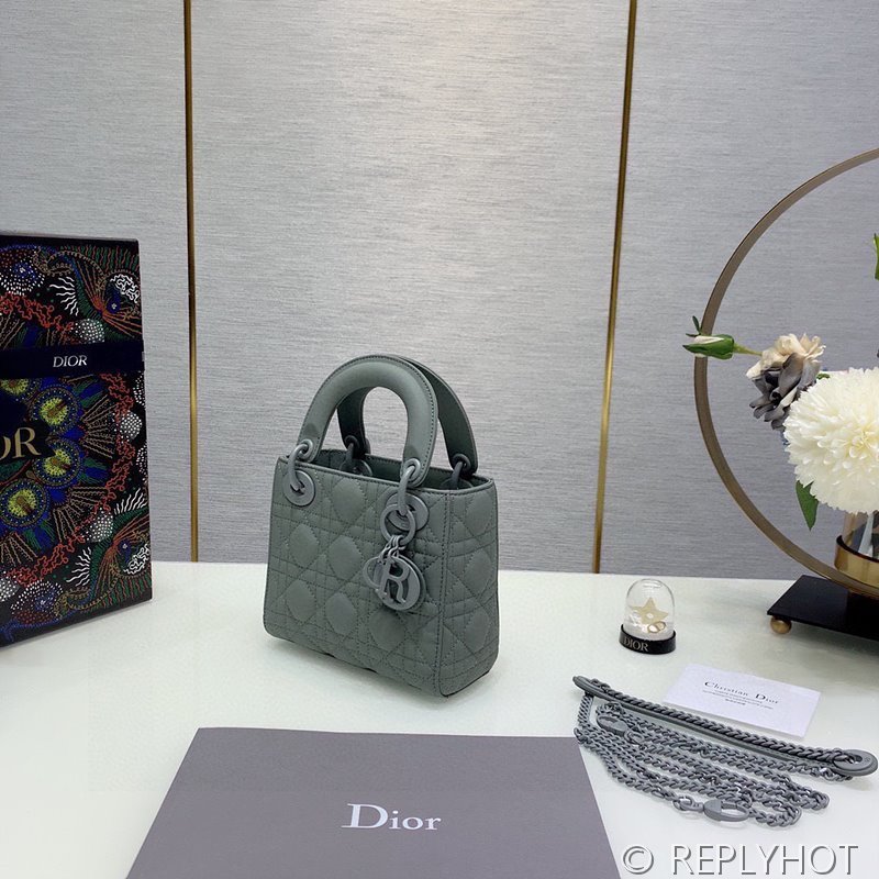 디올 Lady Dior 미니 백 / 울트라매트 스톤그레이 [매장가750만원대]