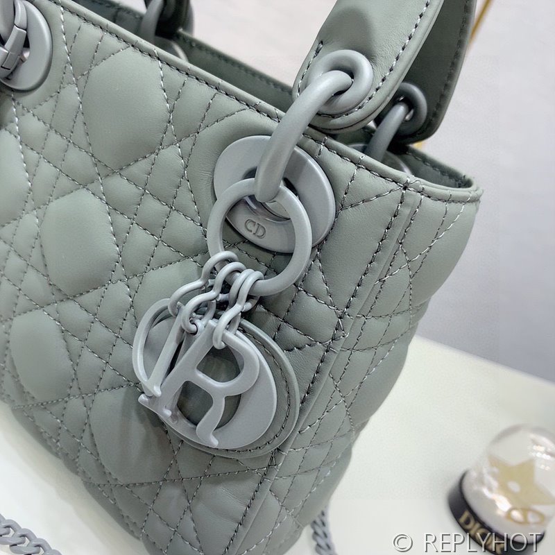 디올 Lady Dior 미니 백 / 울트라매트 스톤그레이 [매장가750만원대]