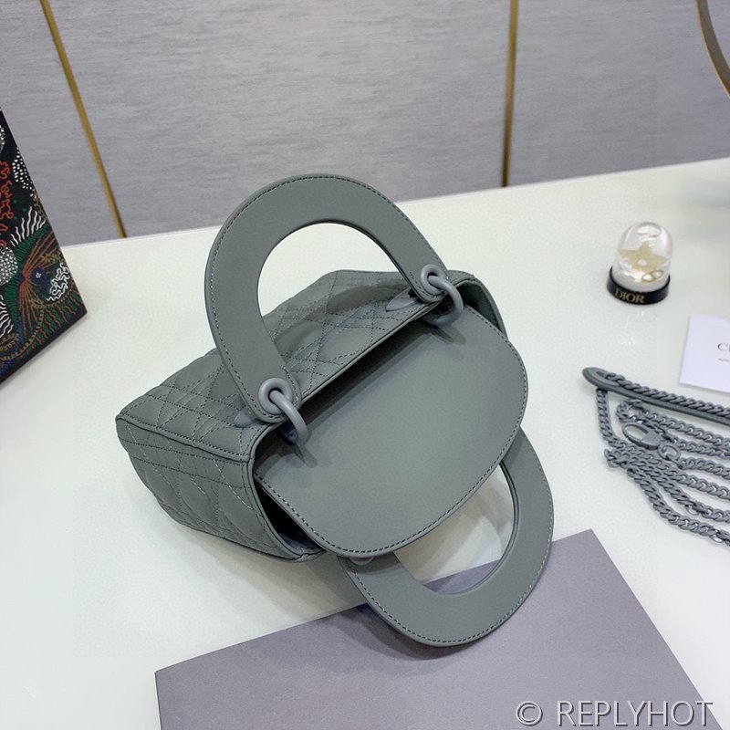 디올 Lady Dior 미니 백 / 울트라매트 스톤그레이 [매장가750만원대]