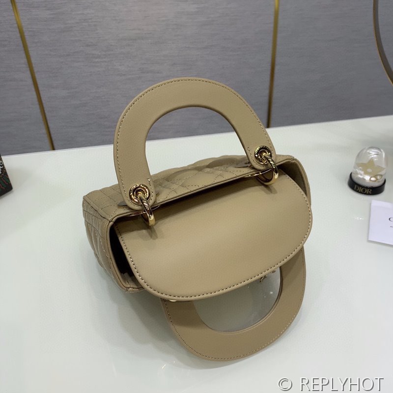 디올 Lady Dior 미니 백 / 비스킷 에나멜 [매장가750만원대]