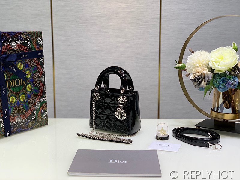 디올 Lady Dior 미니 백 / 블랙실버 페이턴트 [매장가750만원대]