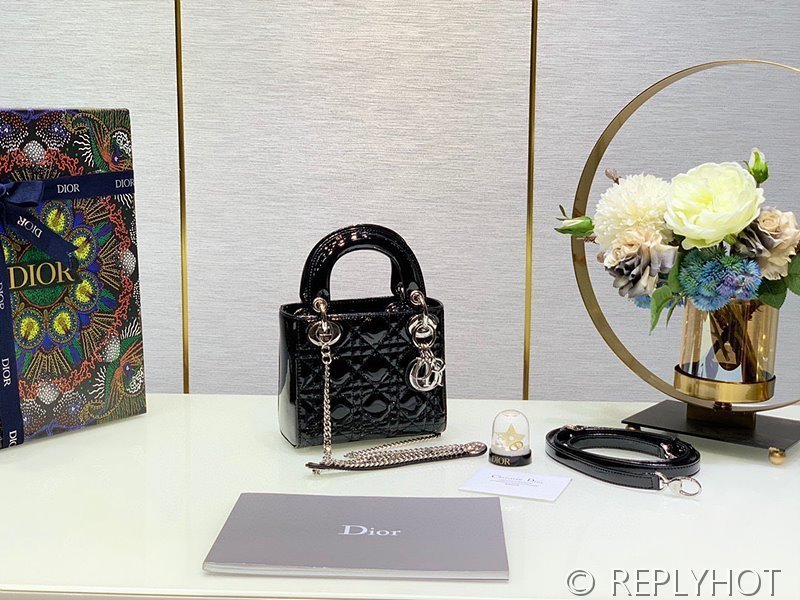 디올 Lady Dior 미니 백 / 블랙실버 페이턴트 [매장가750만원대]