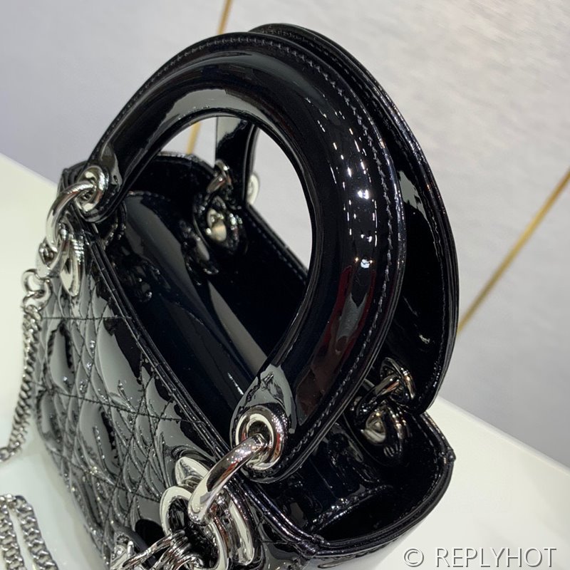 디올 Lady Dior 미니 백 / 블랙실버 페이턴트 [매장가750만원대]
