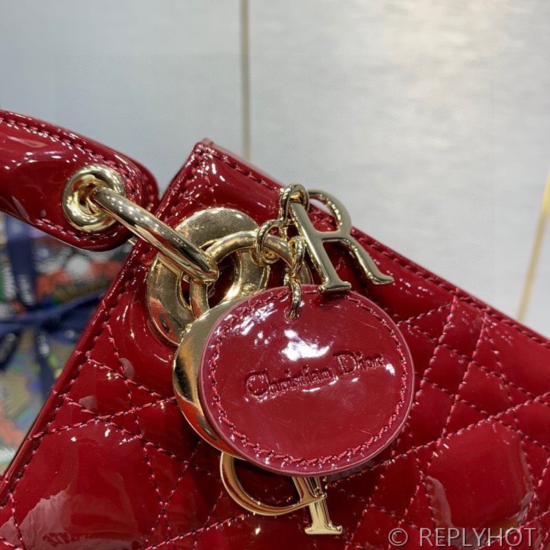 디올 Lady Dior 미니 백 / 버건디 페이턴트 [매장가750만원대]