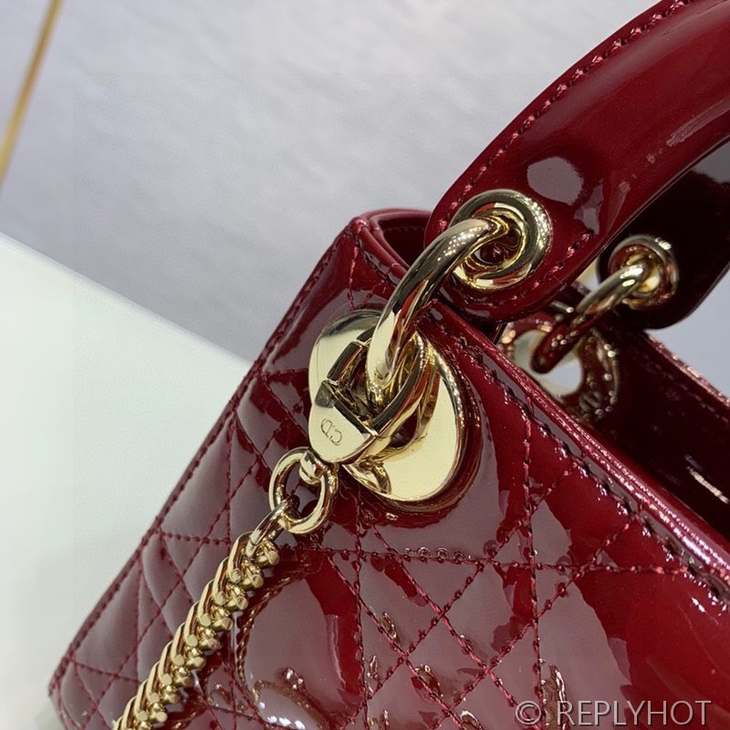 디올 Lady Dior 미니 백 / 버건디 페이턴트 [매장가750만원대]