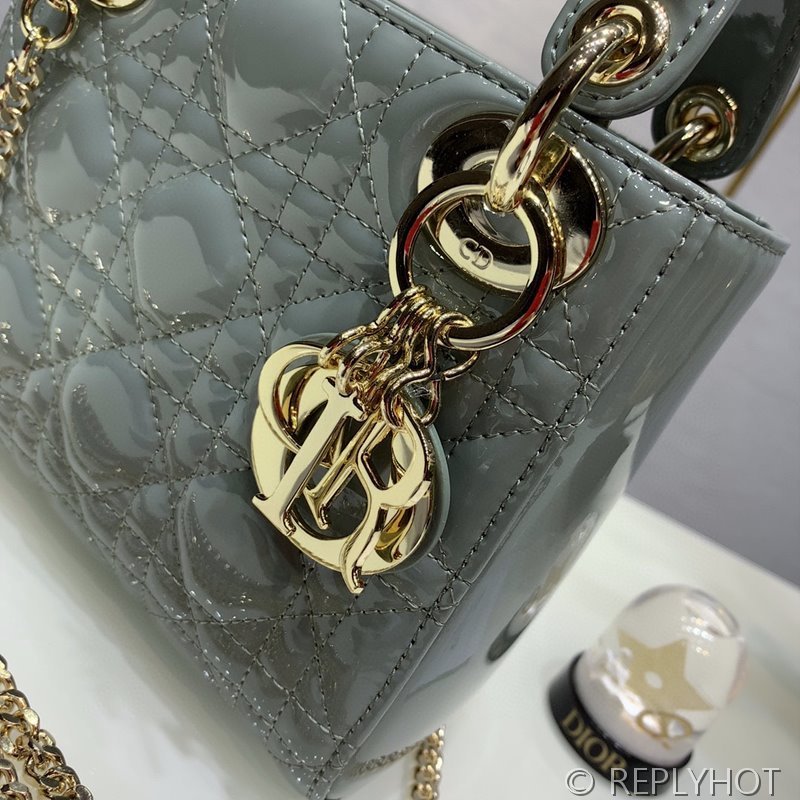 디올 Lady Dior 미니 백 / 스톤그레이 페이턴트 [매장가750만원대]