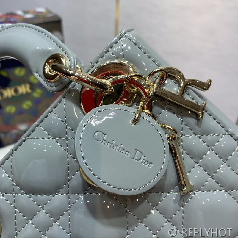디올 Lady Dior 미니 백 / 스톤그레이 페이턴트 [매장가750만원대]