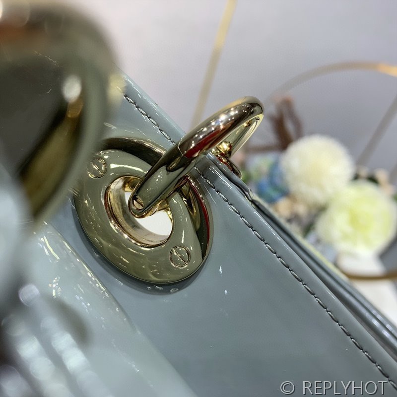 디올 Lady Dior 미니 백 / 스톤그레이 페이턴트 [매장가750만원대]