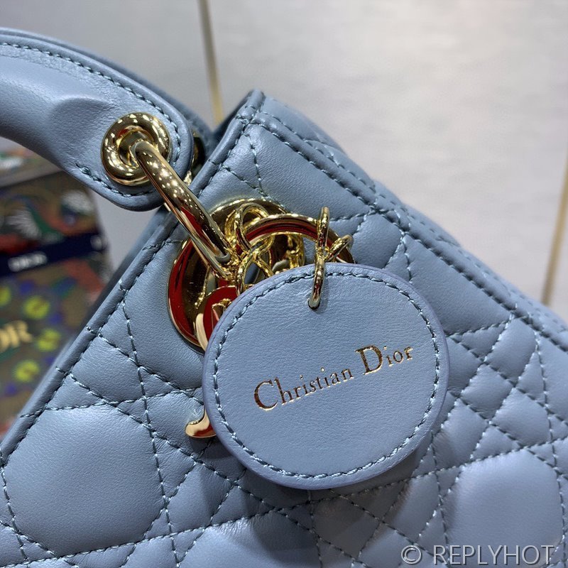 디올 Lady Dior 미니 백 / 데님블루 에나멜 [매장가750만원대]