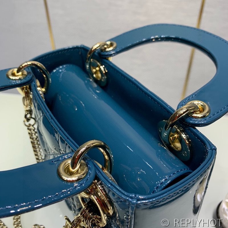 디올 Lady Dior 미니 백 / 네이비블루 페이턴트 [매장가750만원대]