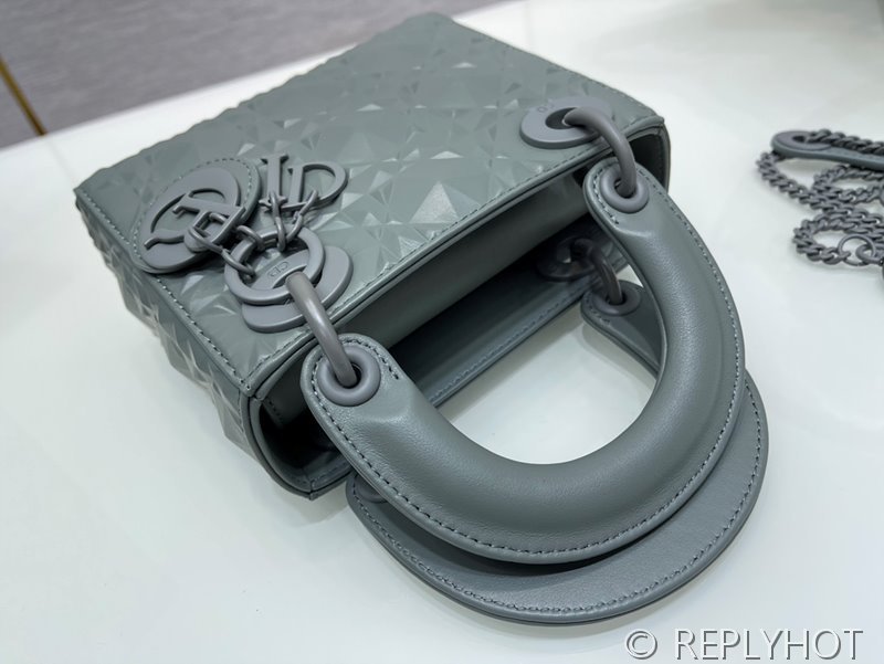 디올 Lady Dior 미니 백 / 그레이 다이아몬드퀄팅 [매장가750만원대]