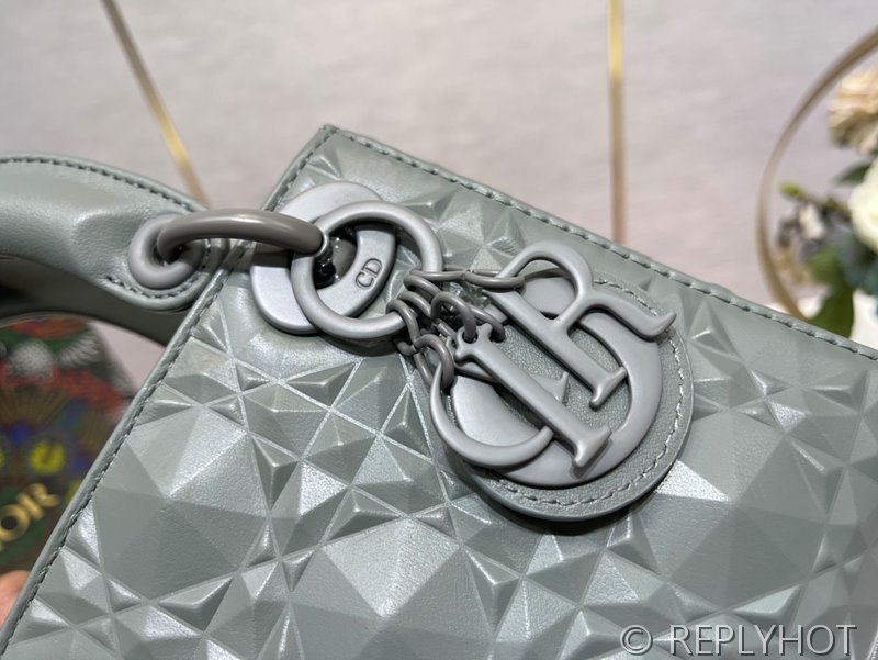 디올 Lady Dior 미니 백 / 그레이 다이아몬드퀄팅 [매장가750만원대]