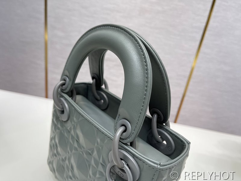 디올 Lady Dior 미니 백 / 그레이 다이아몬드퀄팅 [매장가750만원대]