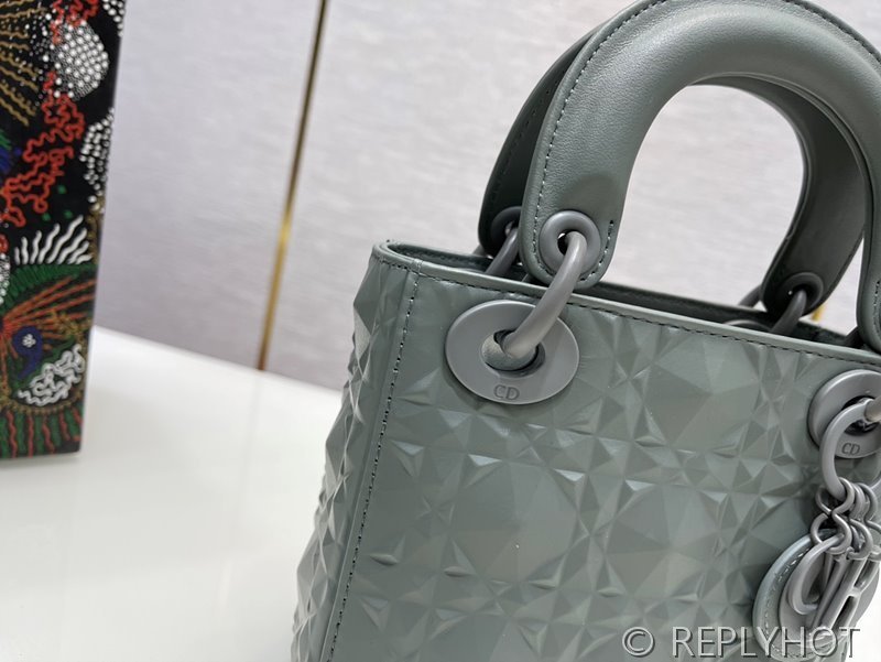 디올 Lady Dior 미니 백 / 그레이 다이아몬드퀄팅 [매장가750만원대]