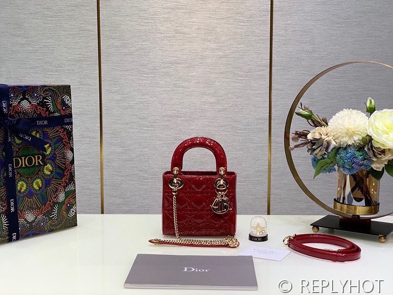 디올 Lady Dior 미니 백 / 체리레드페이턴트 [매장가750만원대]