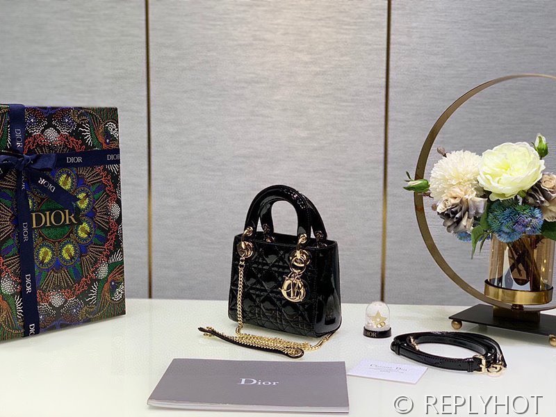 디올 Lady Dior 미니 백 / 블랙페이턴트 [매장가750만원대]