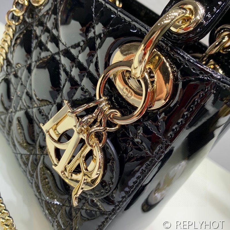 디올 Lady Dior 미니 백 / 블랙페이턴트 [매장가750만원대]