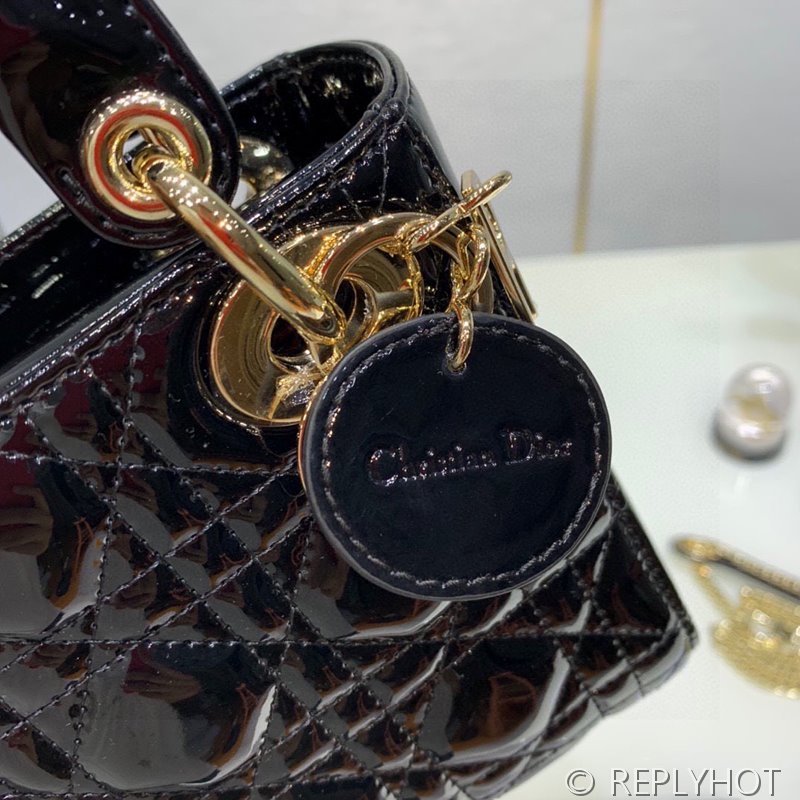 디올 Lady Dior 미니 백 / 블랙페이턴트 [매장가750만원대]