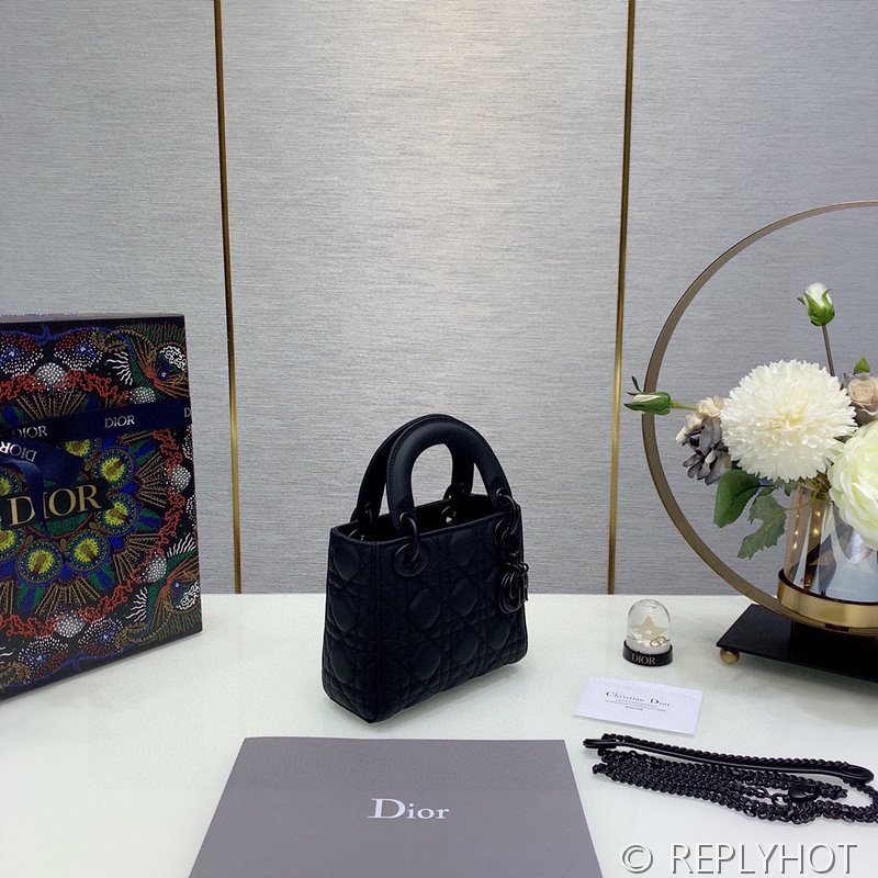 디올 Lady Dior 미니 백 / 울트라매트 블랙 [매장가750만원대]