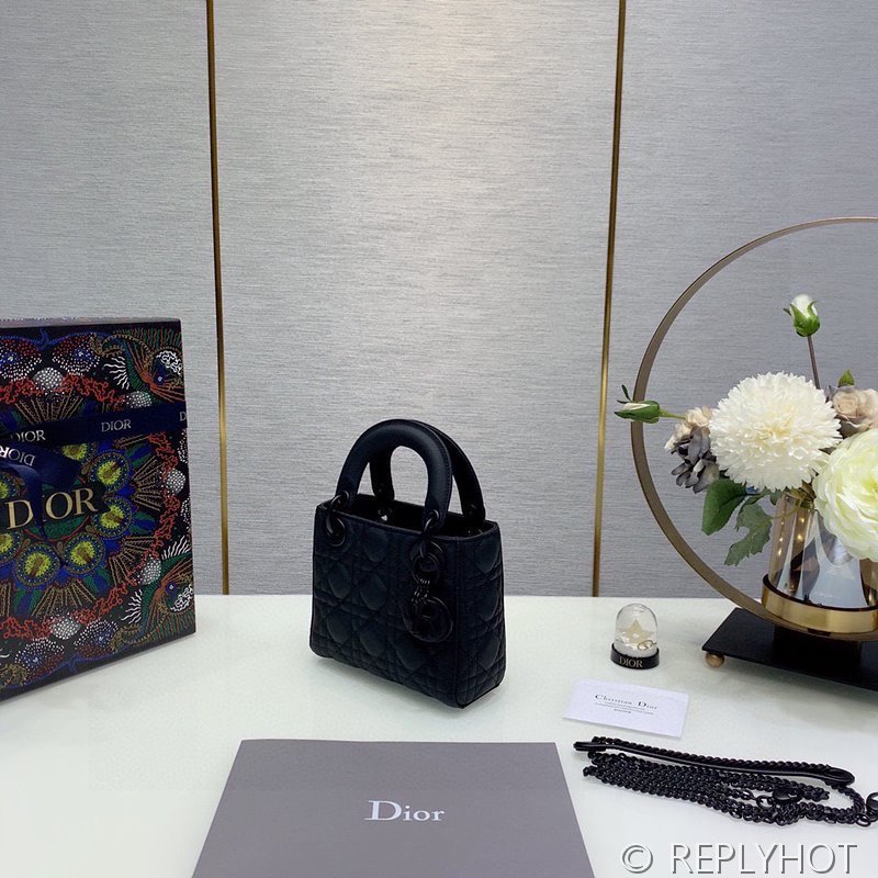디올 Lady Dior 미니 백 / 울트라매트 블랙 [매장가750만원대]