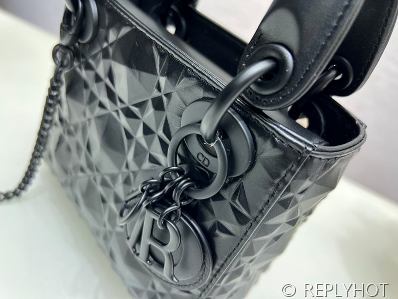 디올 Lady Dior 미니 백 / 블랙 다이아몬드퀄팅 [매장가750만원대]
