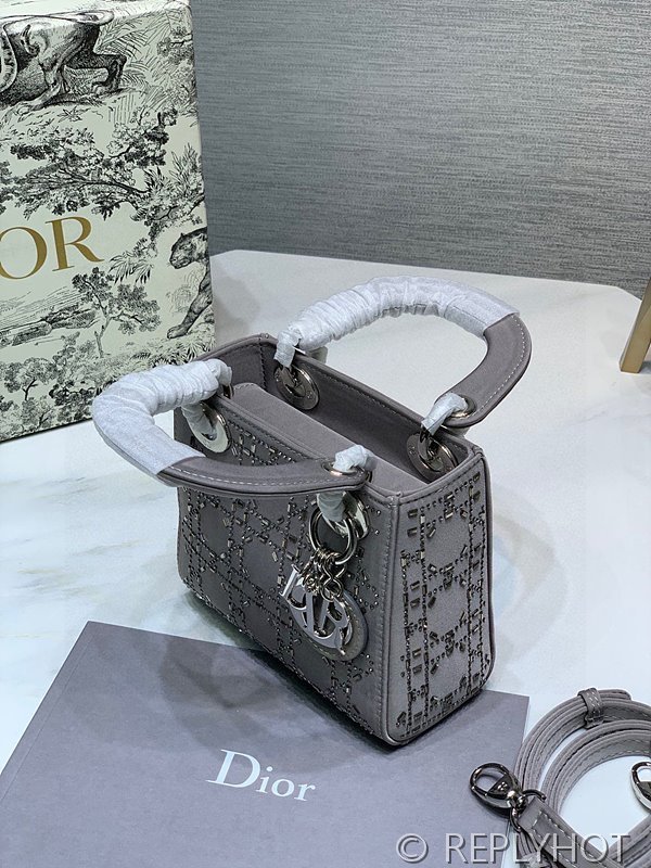 디올 Lady Dior 미니 백 / 라인스톤그레이 [매장가750만원대]