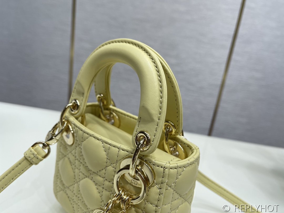디올 Lady Dior 마이크로 백 / 라이트옐로우 [매장가540만원대]
