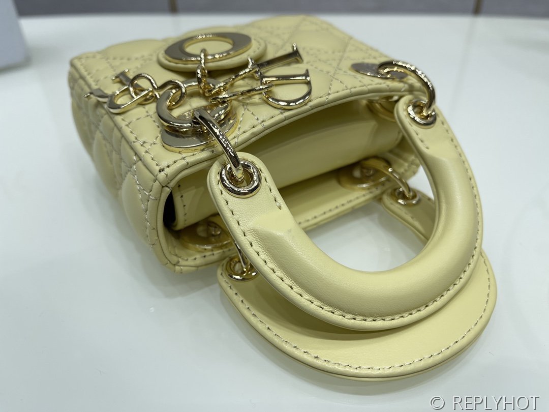 디올 Lady Dior 마이크로 백 / 라이트옐로우 [매장가540만원대]