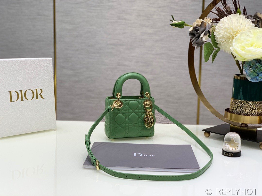 디올 Lady Dior 마이크로 백 / 아보카도그린 [매장가540만원대]