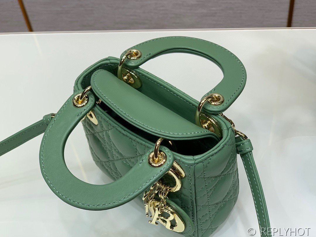 디올 Lady Dior 마이크로 백 / 아보카도그린 [매장가540만원대]
