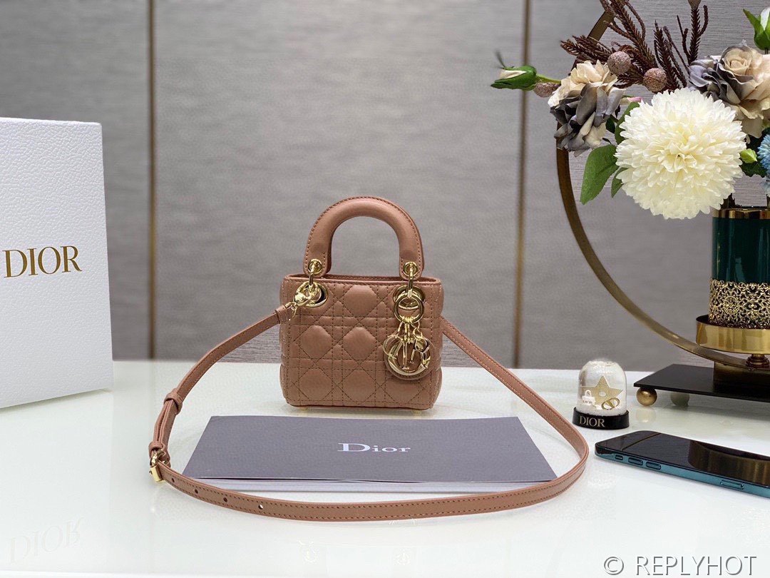 디올 Lady Dior 마이크로 백 / 블러쉬핑크 [매장가540만원대]