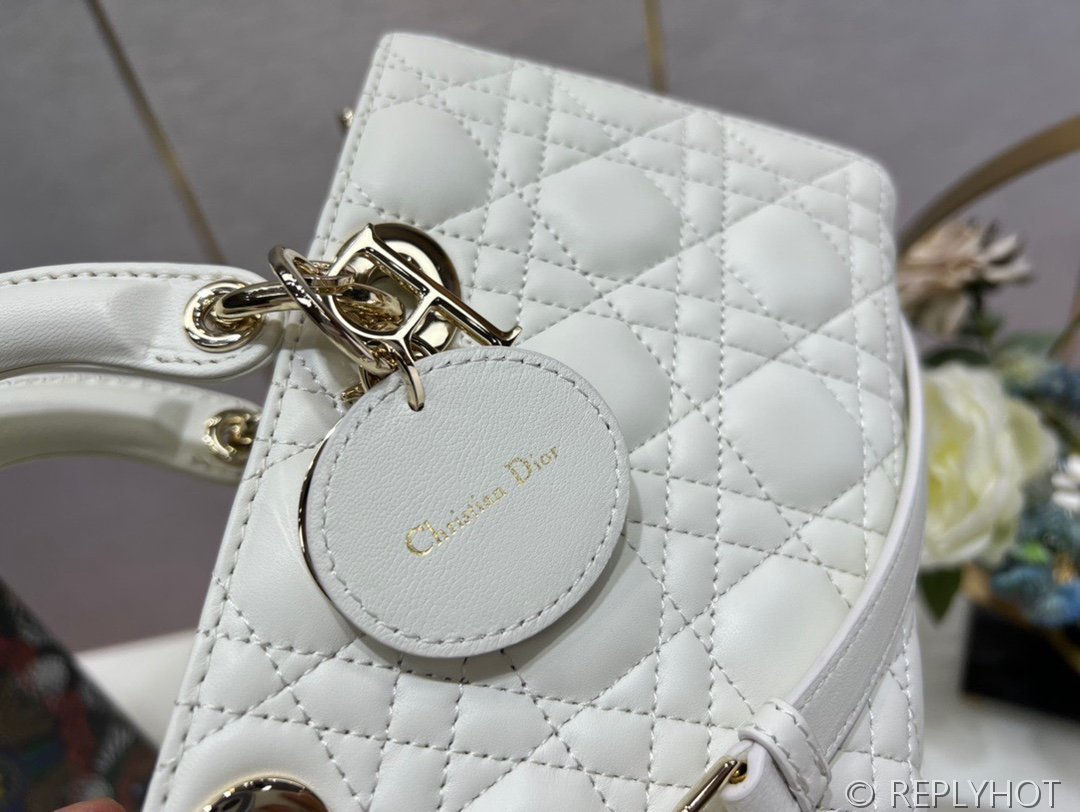 디올 Lady D-Joy 미디움 백 / 화이트 [매장가740만원대]