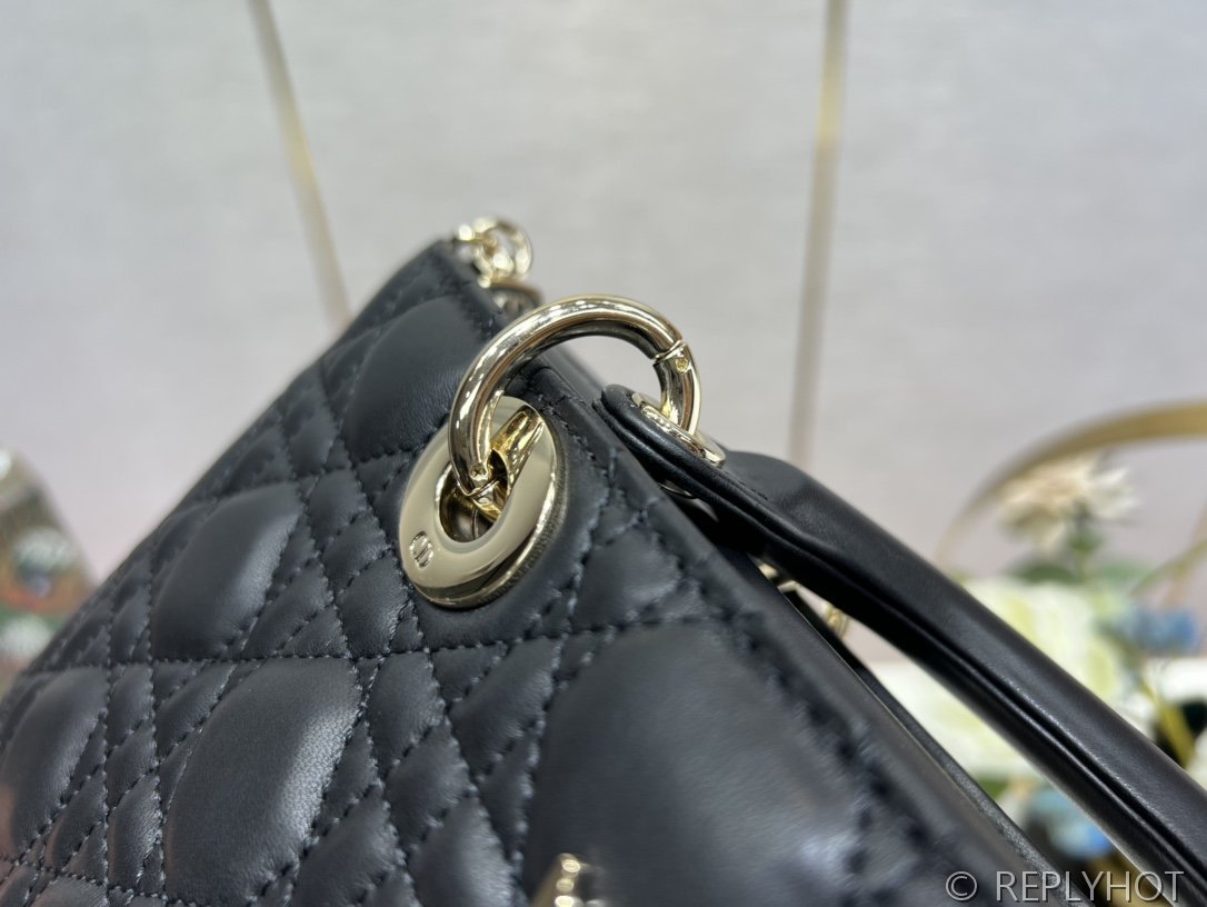 디올 Lady D-Joy 미디움 백 / 블랙 [매장가740만원대]