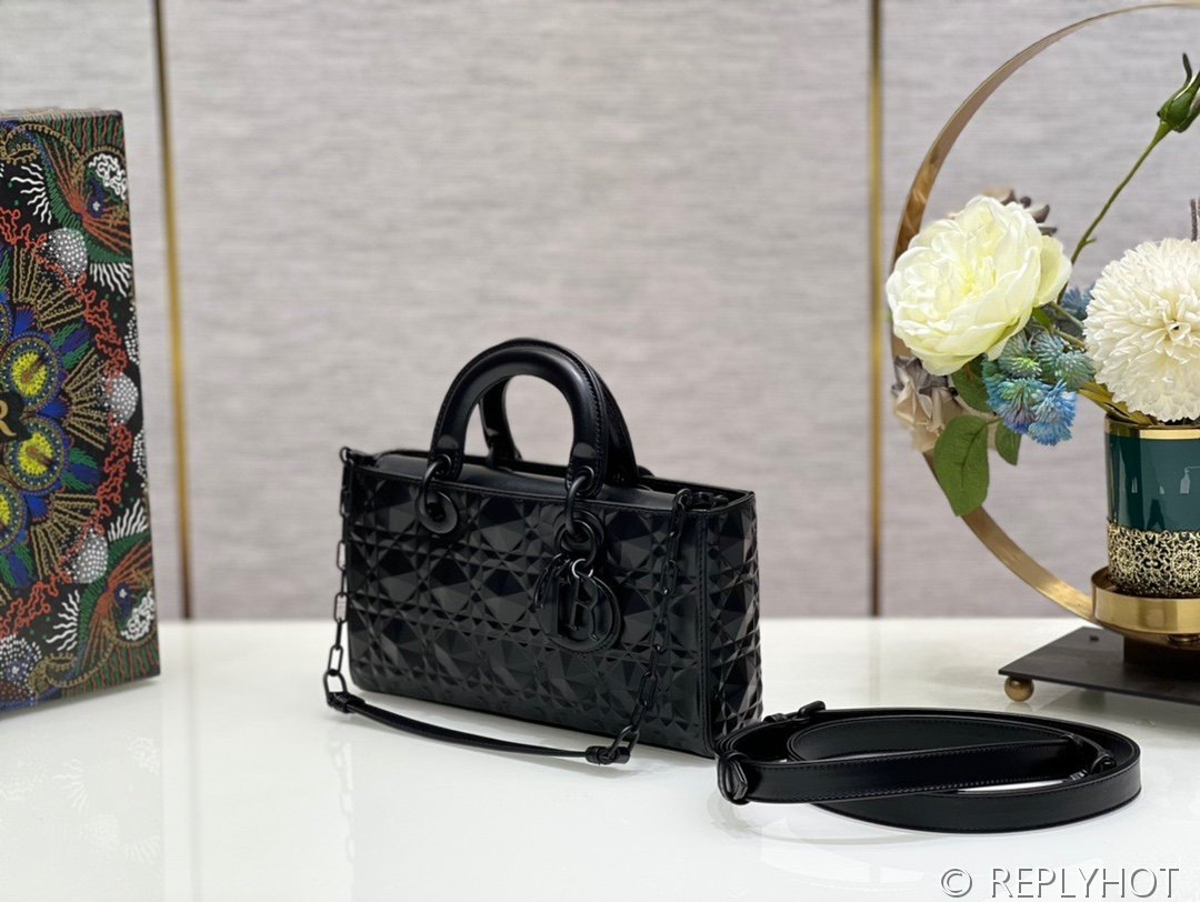 디올 Lady D-Joy 미디움 백 / 블랙 다이아몬트퀄팅 [매장가740만원대]