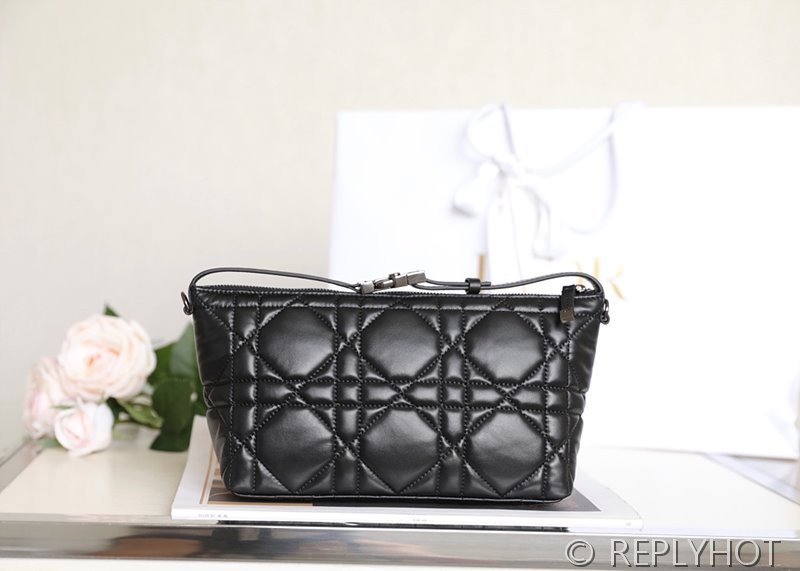 디올 노마드 파우치백 / 블랙 [매장가 350만원대]