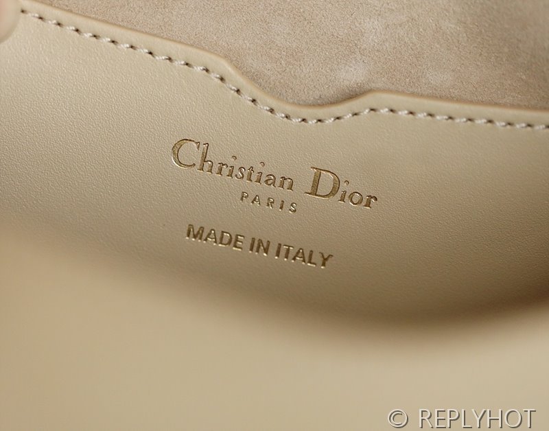 디올 바비 백 미디움 / 샌드 [매장가500만원대]