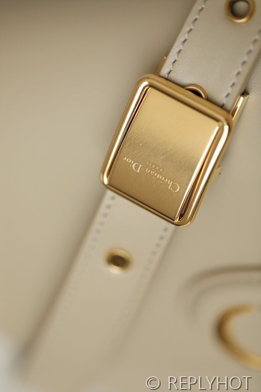 디올 바비 백 미디움 / 샌드 [매장가500만원대]