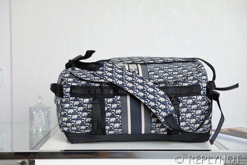 디올 DiorTravel 라지 백팩 [매장가 455만원대]