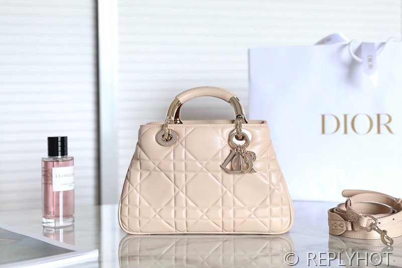 디올 Lady 95.22 백 핑크 [매장가 830만원대]