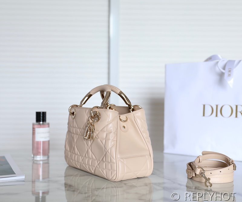 디올 Lady 95.22 백 핑크 [매장가 830만원대]