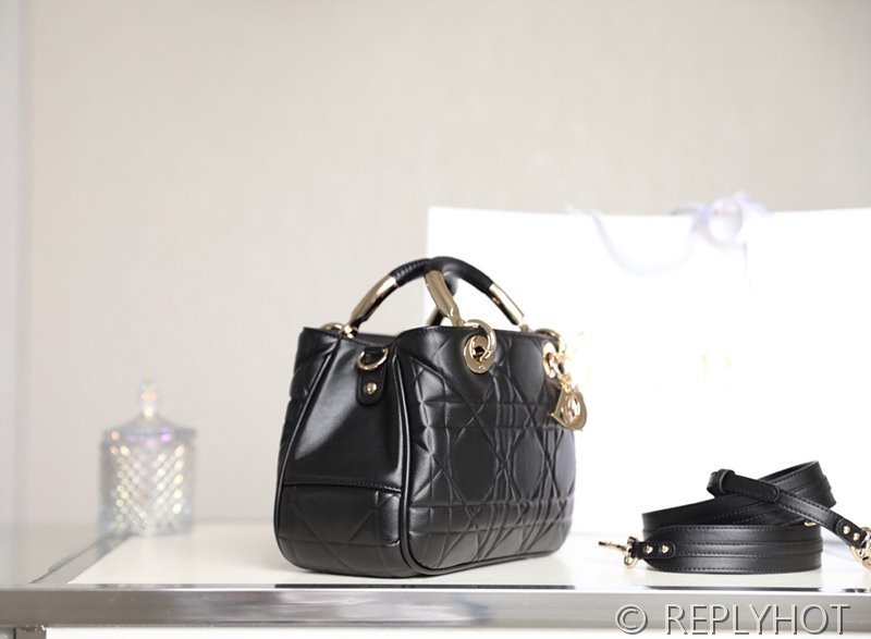 디올 Lady 95.22 백 블랙 [매장가 830만원대]