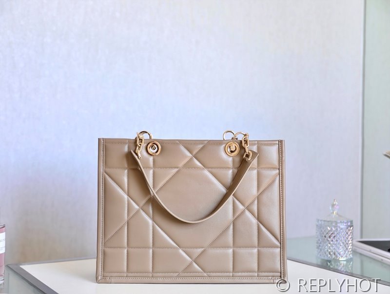 디올 에센셜 Book Tote 토트 백 미디움 / 샌드 [매장가590만원대]