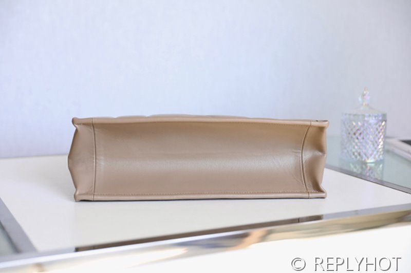 디올 에센셜 Book Tote 토트 백 미디움 / 샌드 [매장가590만원대]