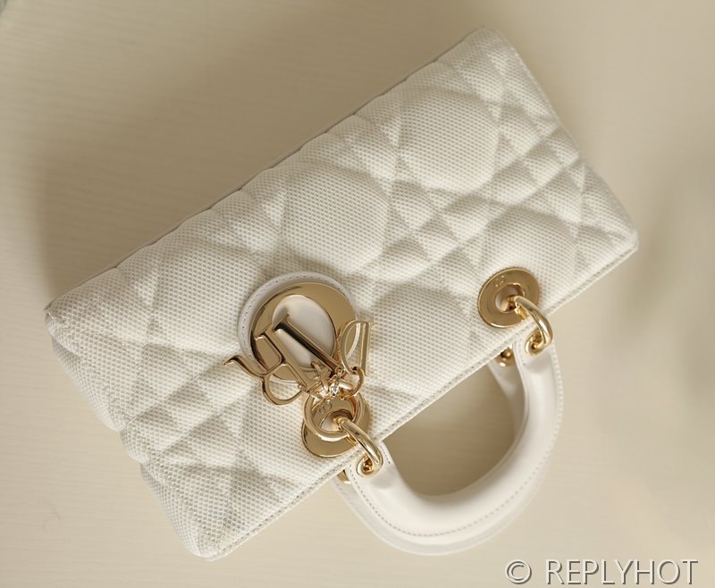 디올 Lady D-Joy 미디엄백 화이트 스웨이드 [매장가 740만원대]