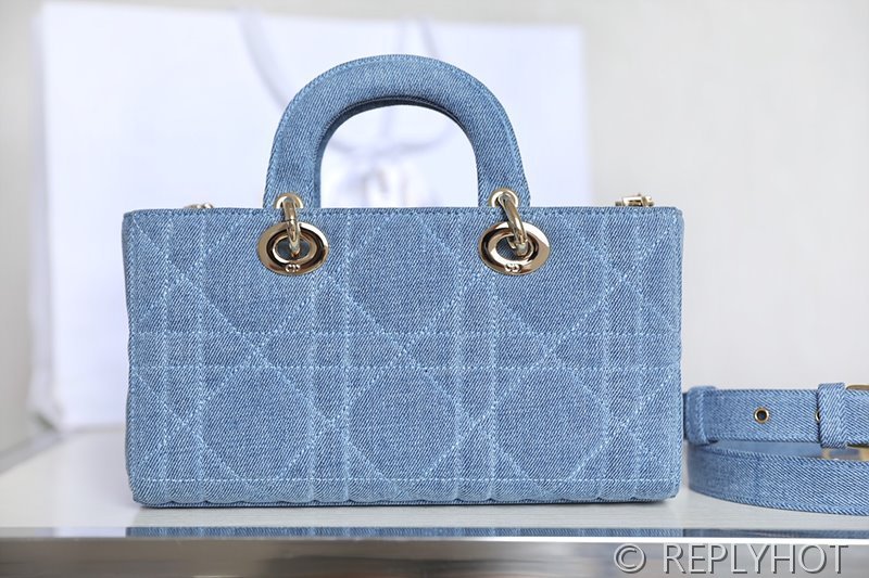 디올 Lady D-Joy 미디엄백 데님 [매장가 740만원대]