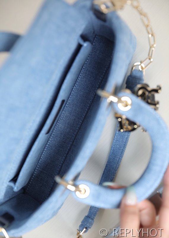 디올 Lady D-Joy 미디엄백 데님 [매장가 740만원대]