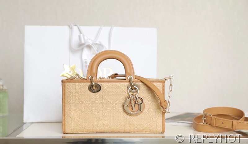 디올 Lady D-Joy 미디엄백 네츄럴베이지 [매장가 740만원대]