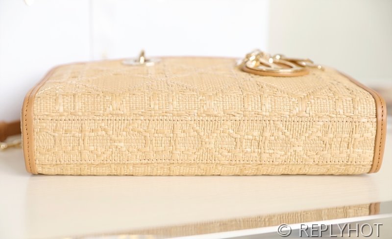 디올 Lady D-Joy 미디엄백 네츄럴베이지 [매장가 740만원대]