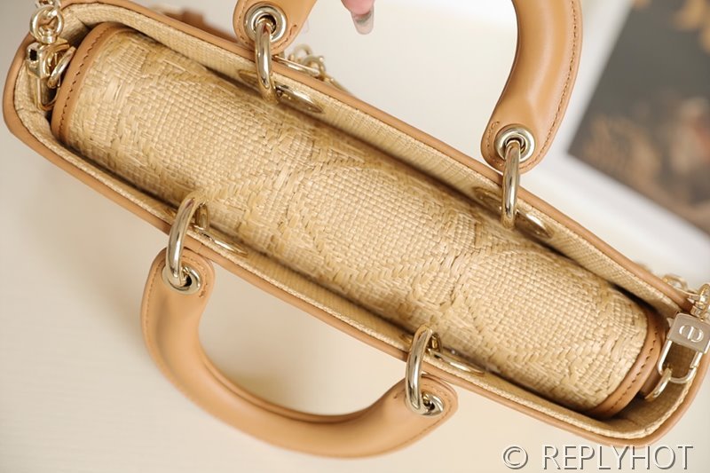 디올 Lady D-Joy 미디엄백 네츄럴베이지 [매장가 740만원대]